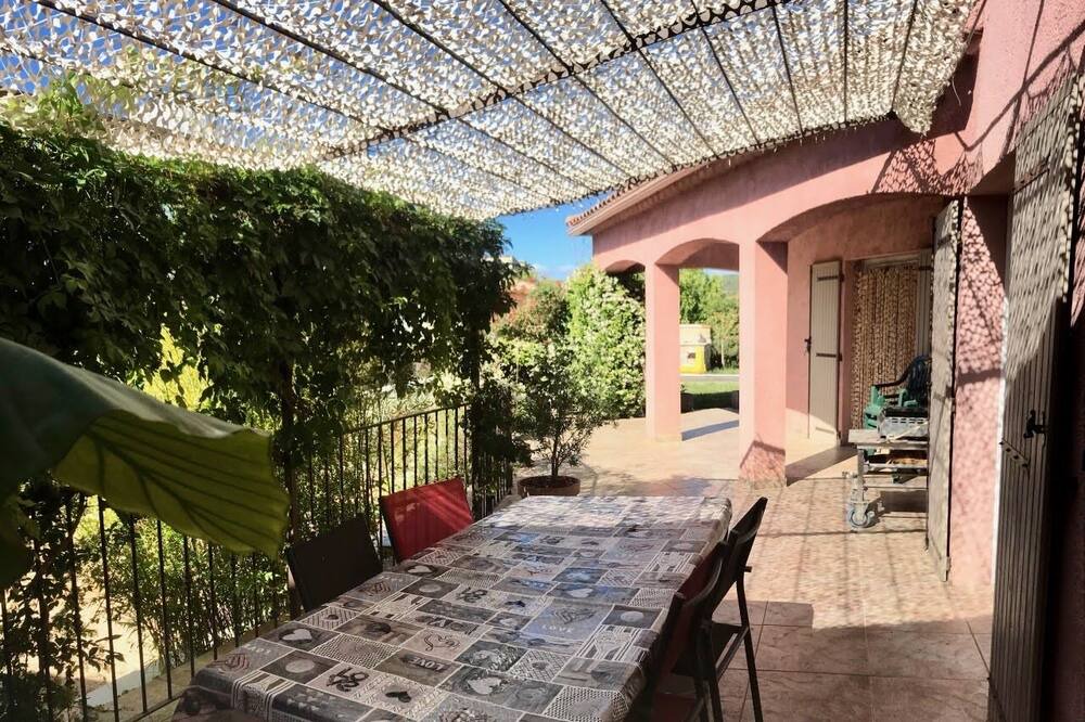 Photo of Outdoor in Saint-Julien-les-Rosiers