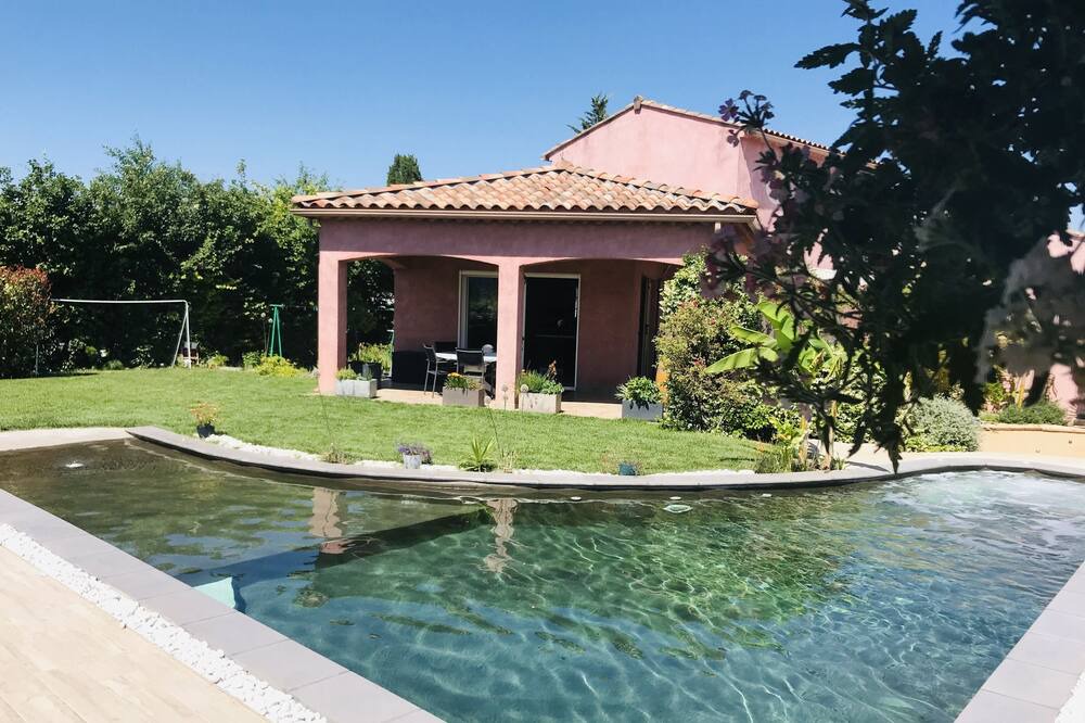 Photo of Outdoor in Saint-Julien-les-Rosiers
