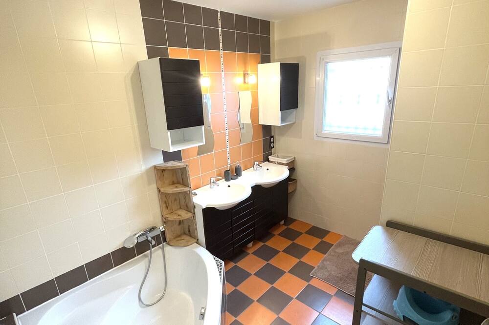Photo of Bathroom in Saint-Julien-les-Rosiers