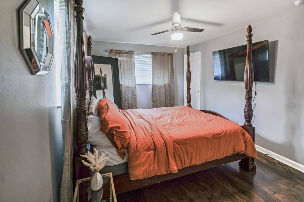 Photo of Bedroom in University City