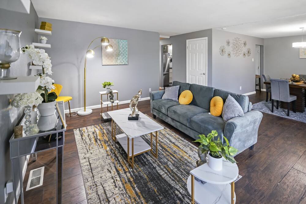 Photo of Livingroom in University City