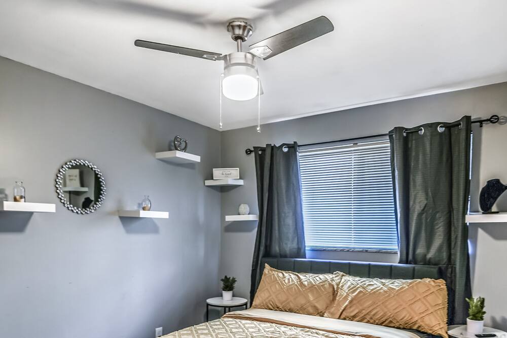 Photo of Bedroom in University City