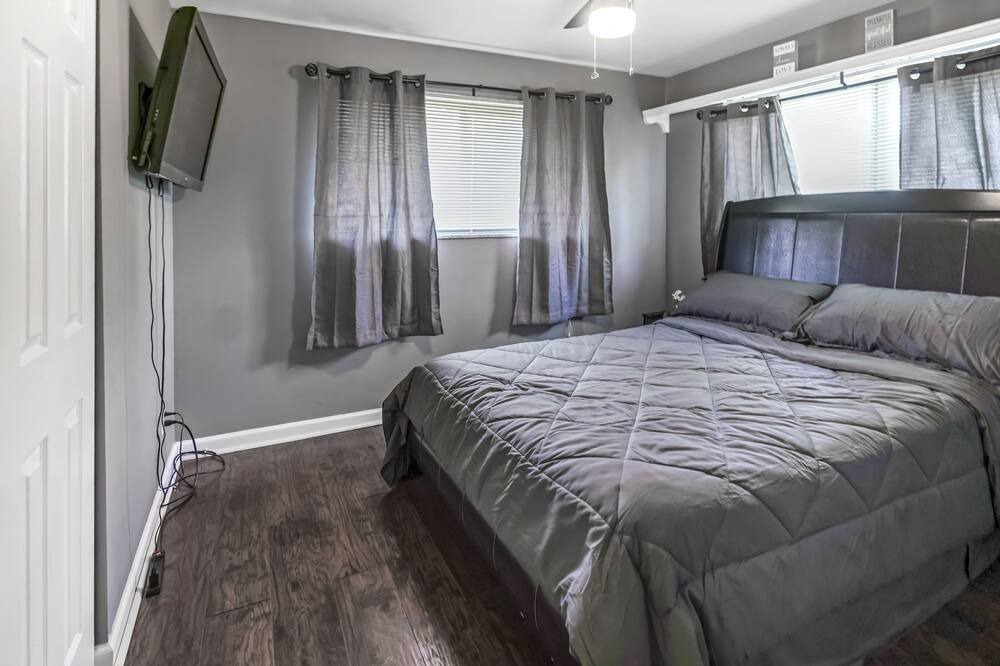 Photo of Bedroom in University City