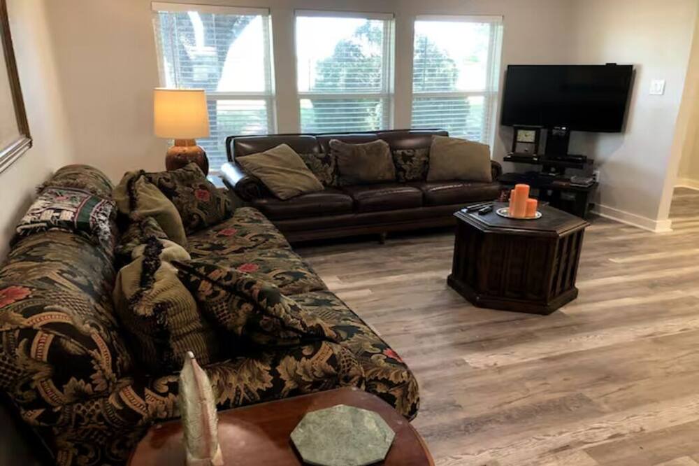 Photo of Livingroom in Lancaster