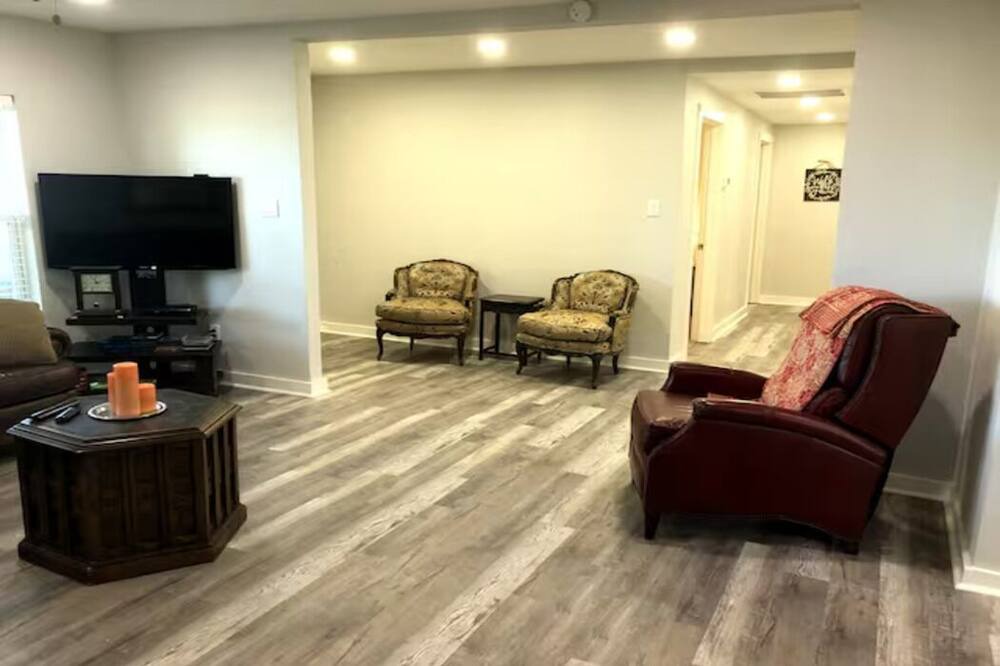Photo of Livingroom in Lancaster