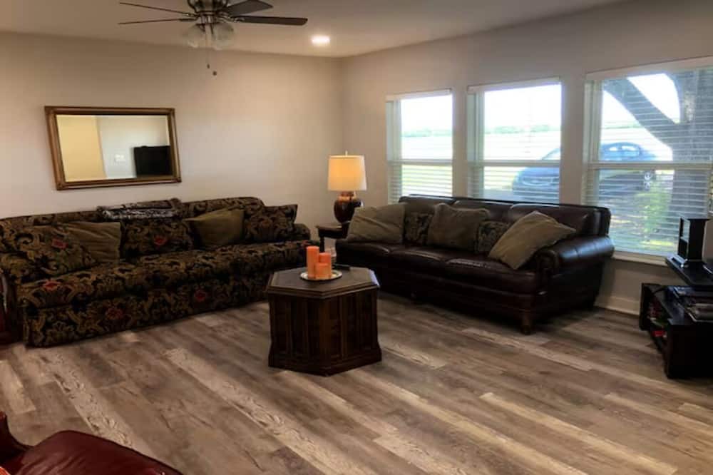 Photo of Livingroom in Lancaster