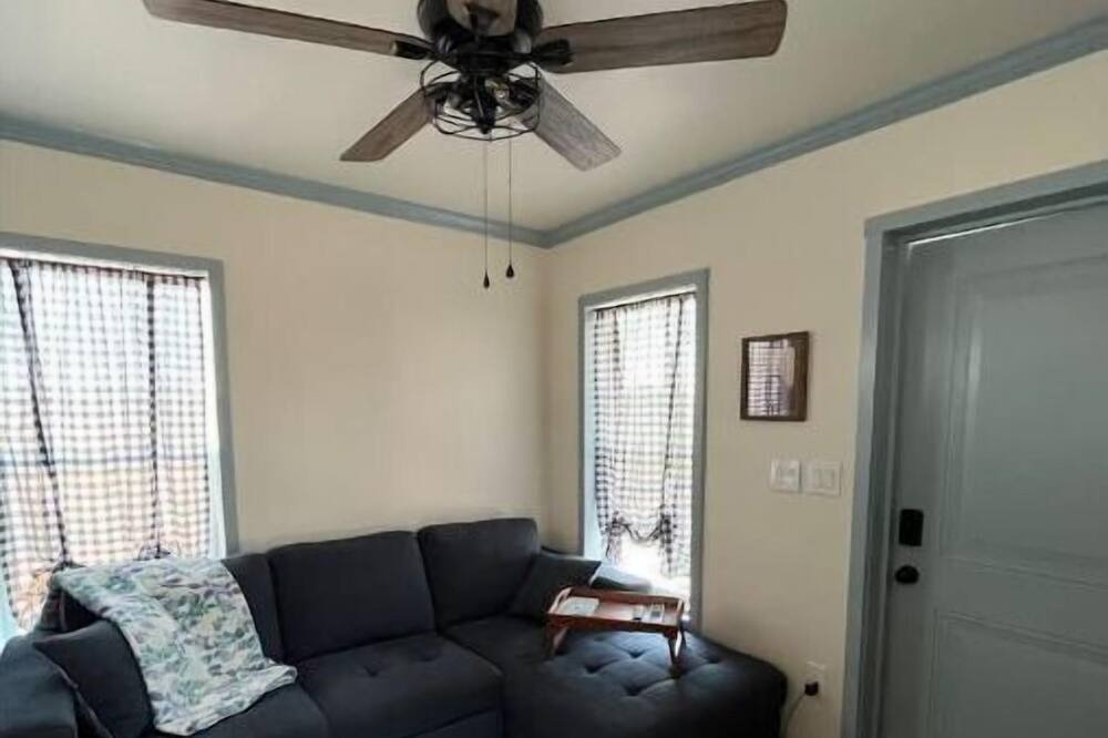 Photo of Livingroom in Milton