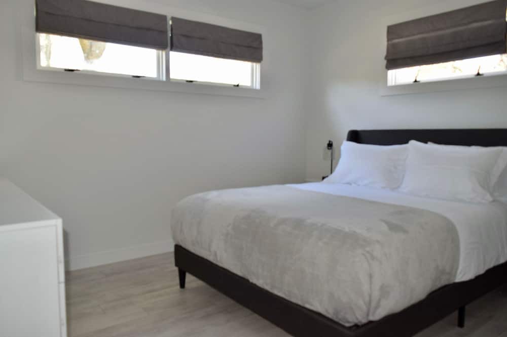 Photo of Bedroom in Hampton Bays