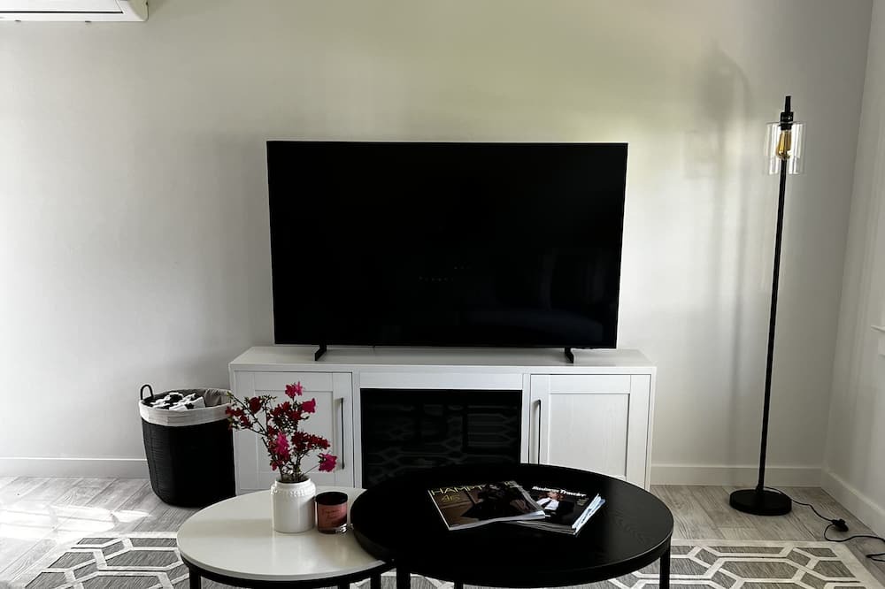 Photo of Livingroom in Hampton Bays