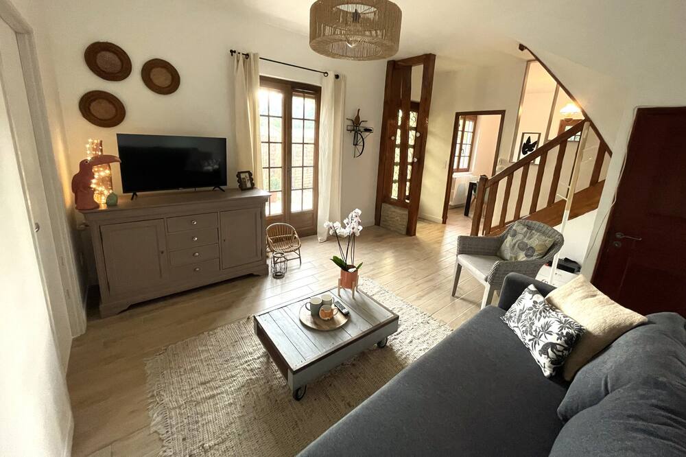 Photo of Livingroom in Vernon
