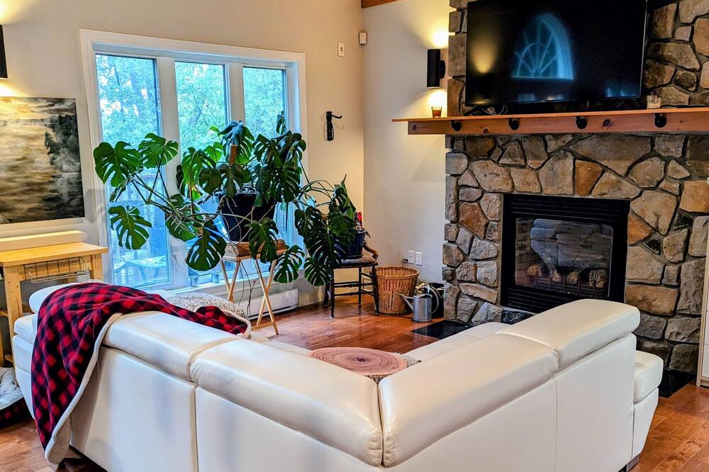 Photo of Livingroom in Sainte-Adele