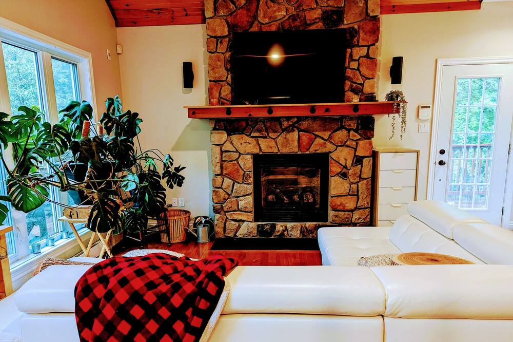 Photo of Livingroom in Sainte-Adele