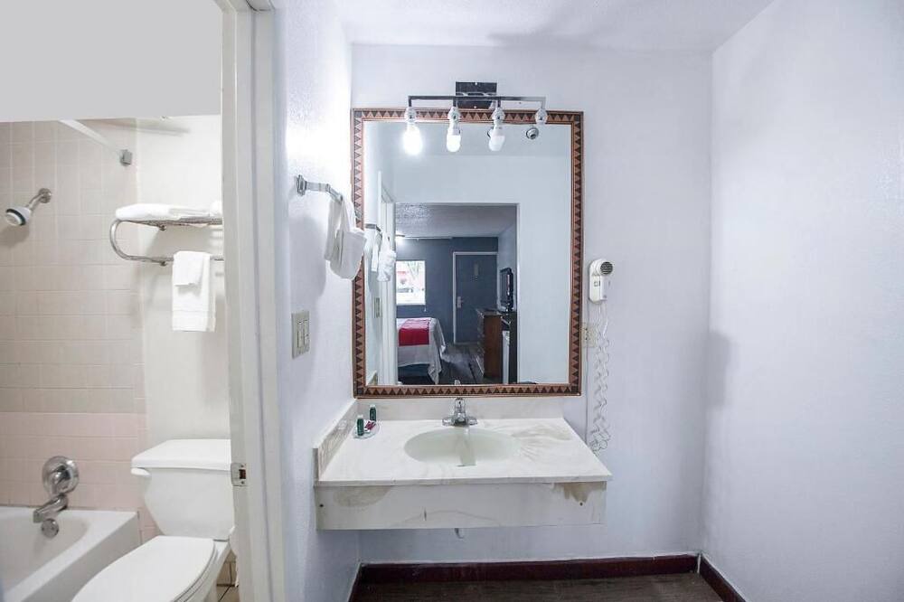Photo of Bathroom in Elkhart