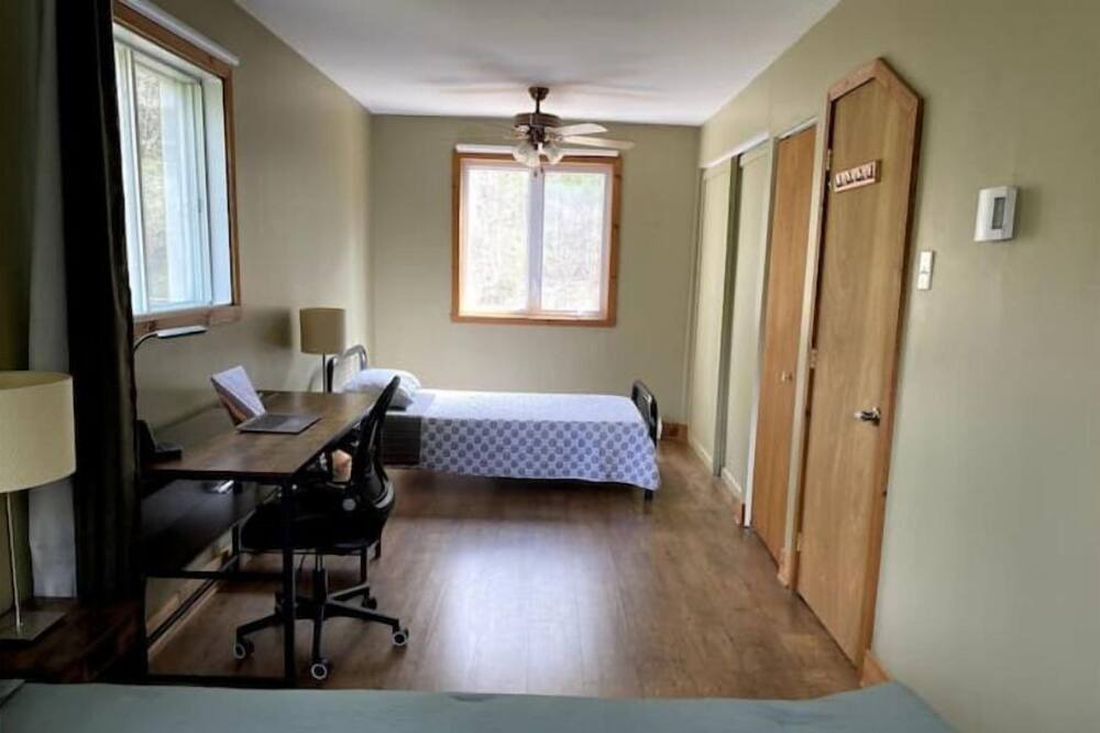 Photo of Bedroom in Sainte-Marguerite-du-Lac-Masson