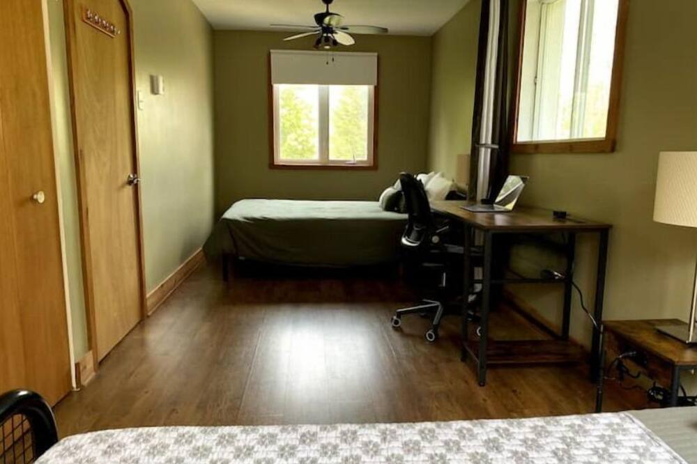 Photo of Bedroom in Sainte-Marguerite-du-Lac-Masson