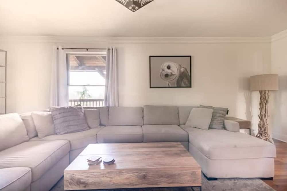 Photo of Livingroom in Port Jervis