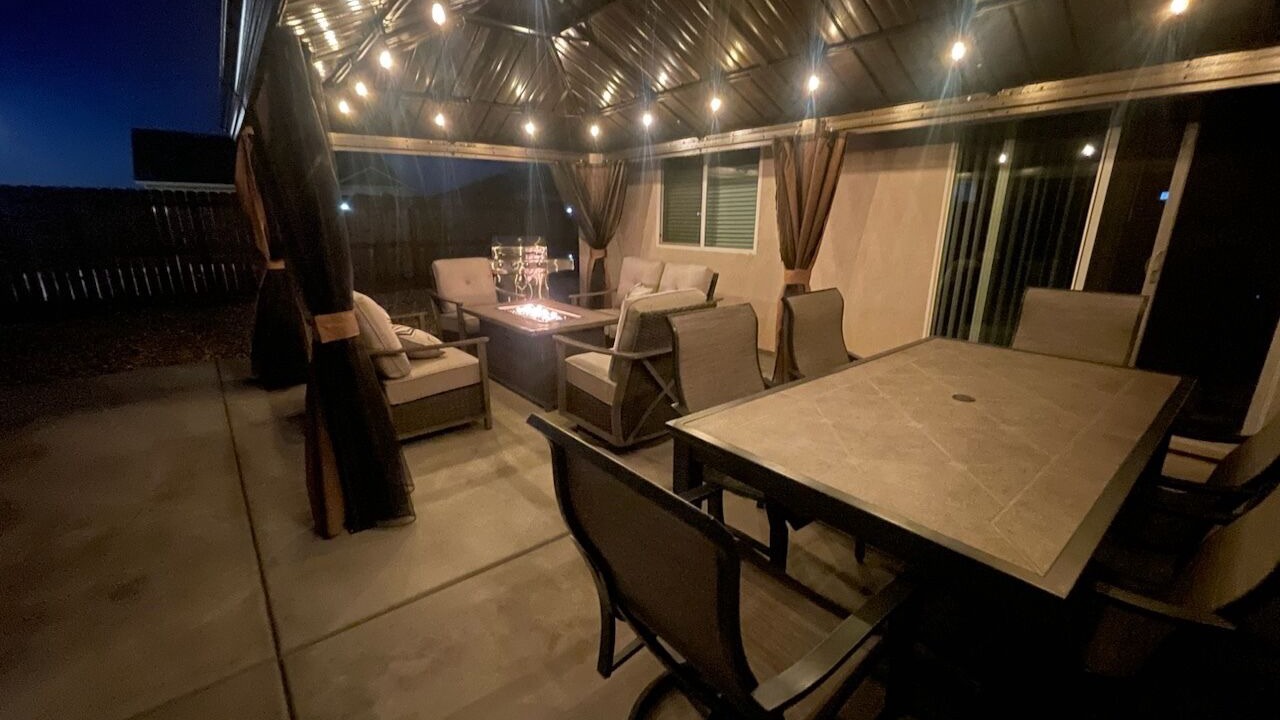 Photo of Others in Linda