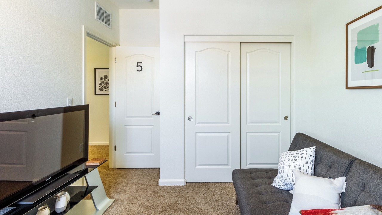 Photo of Others in Linda