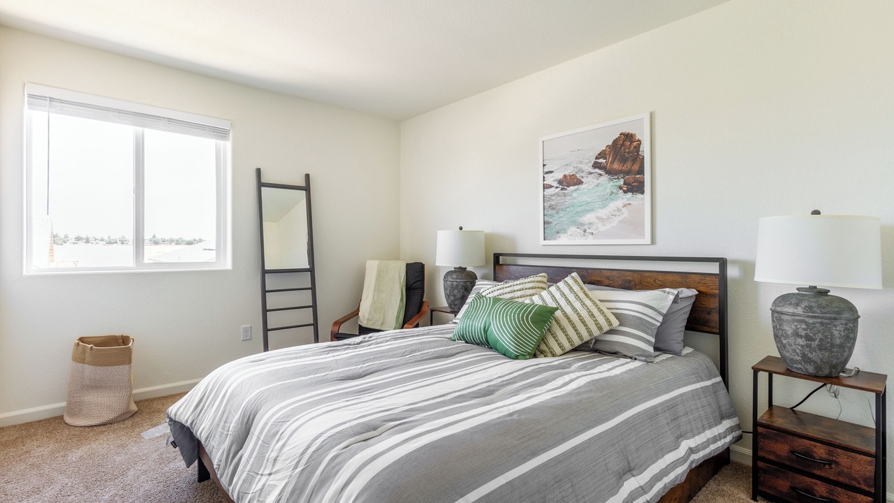 Photo of Others in Linda