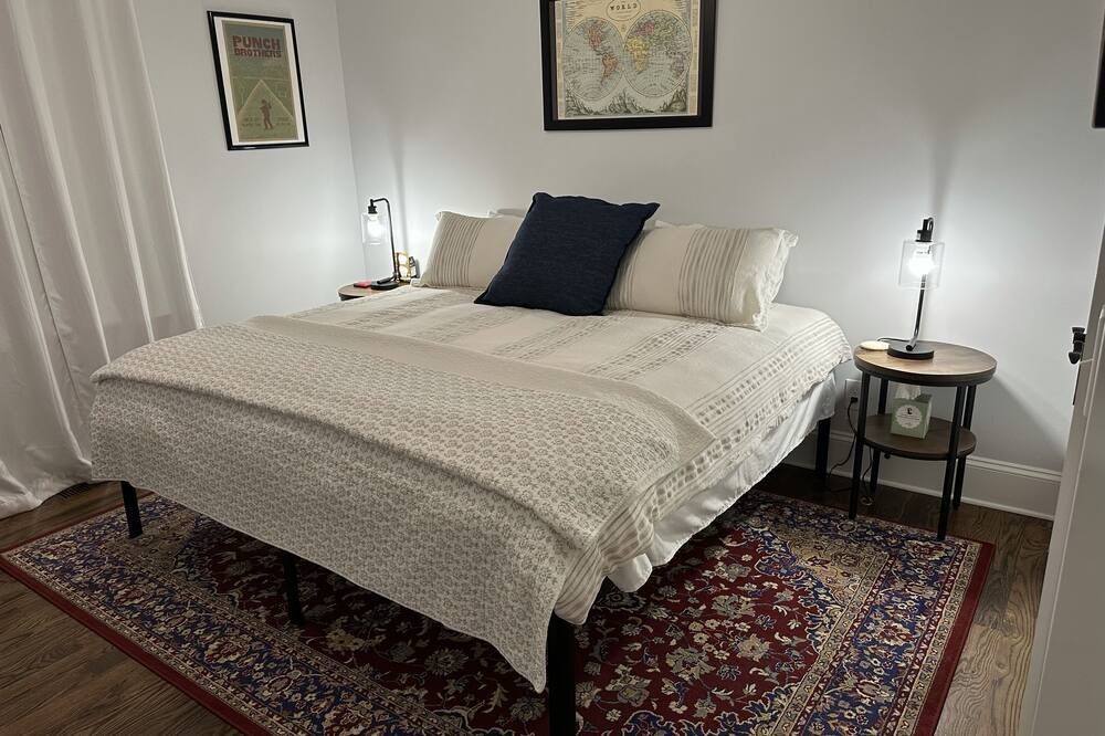 Photo of Bedroom in Green Hills