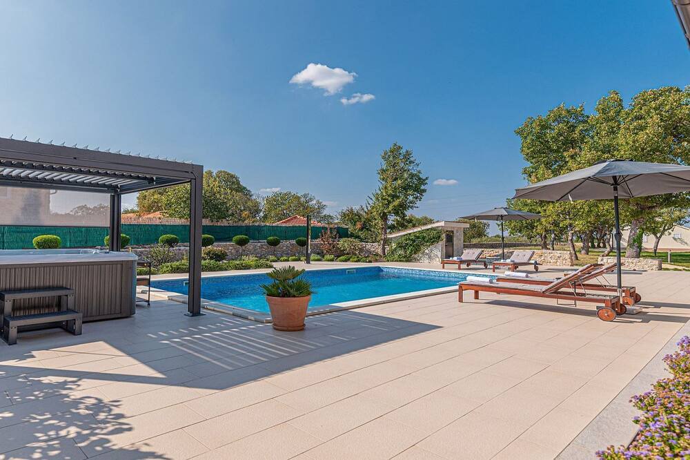 Photo of Outdoor in Drnis