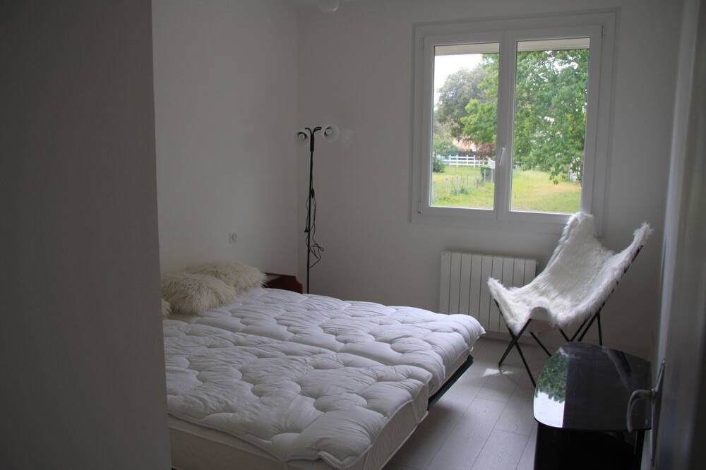 Photo of Bedroom in Etaules