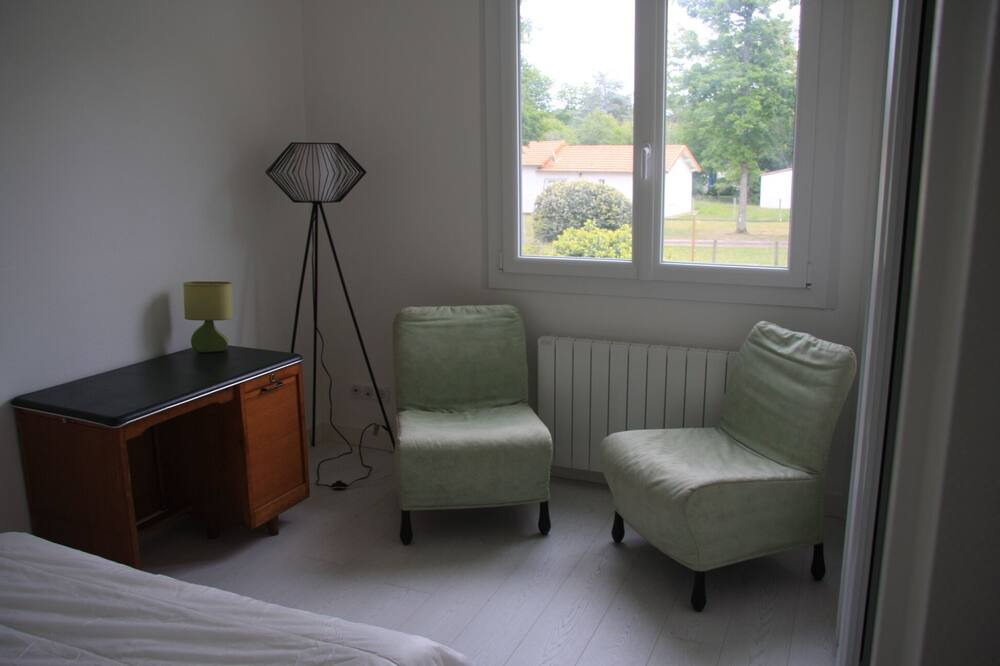 Photo of Bedroom in Etaules