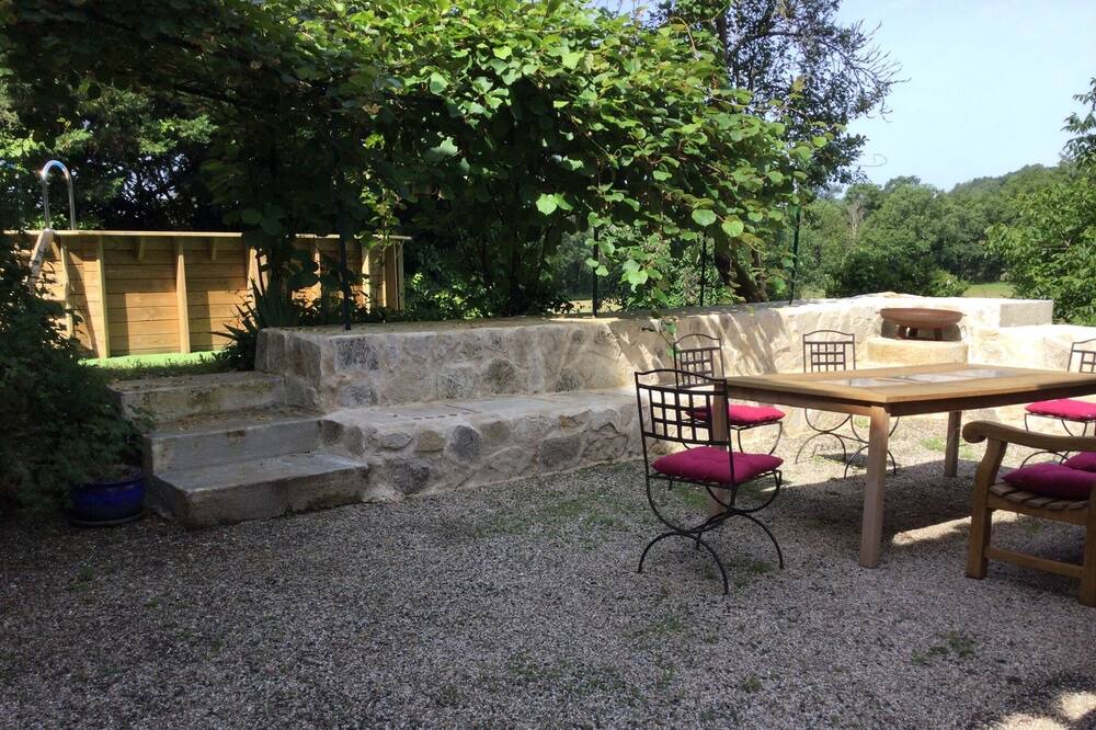 Photo of Outdoor in Denat