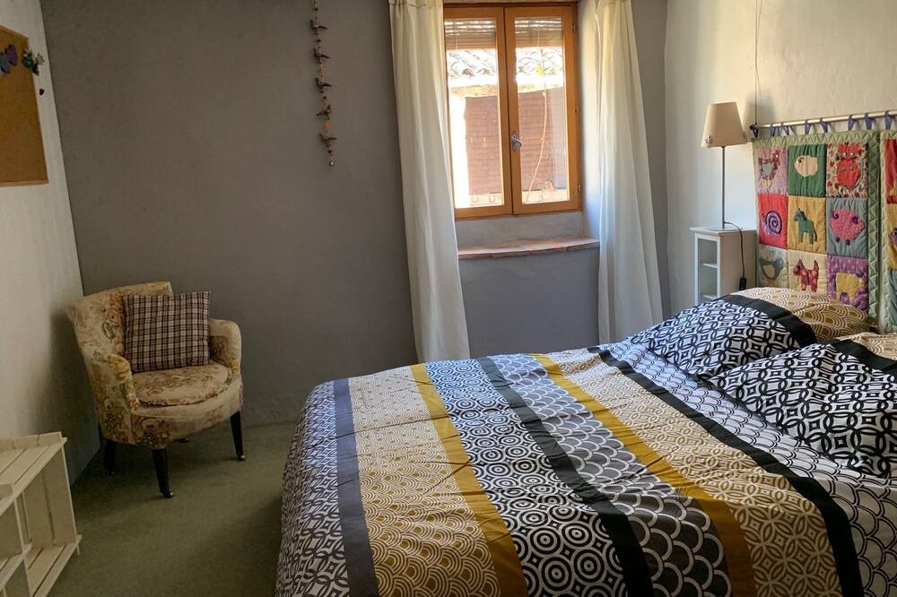 Photo of Bedroom in Denat