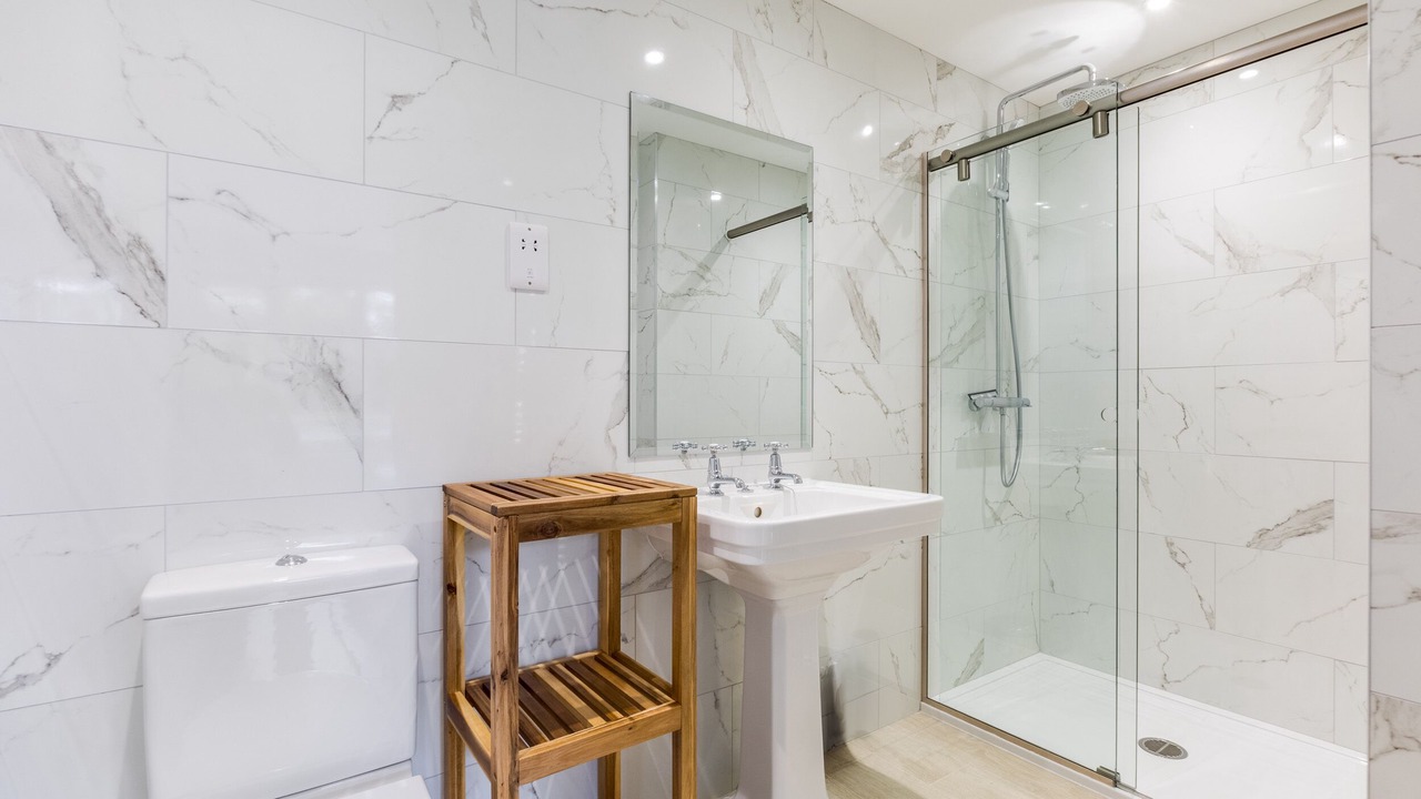 Photo of Bathroom in Rock