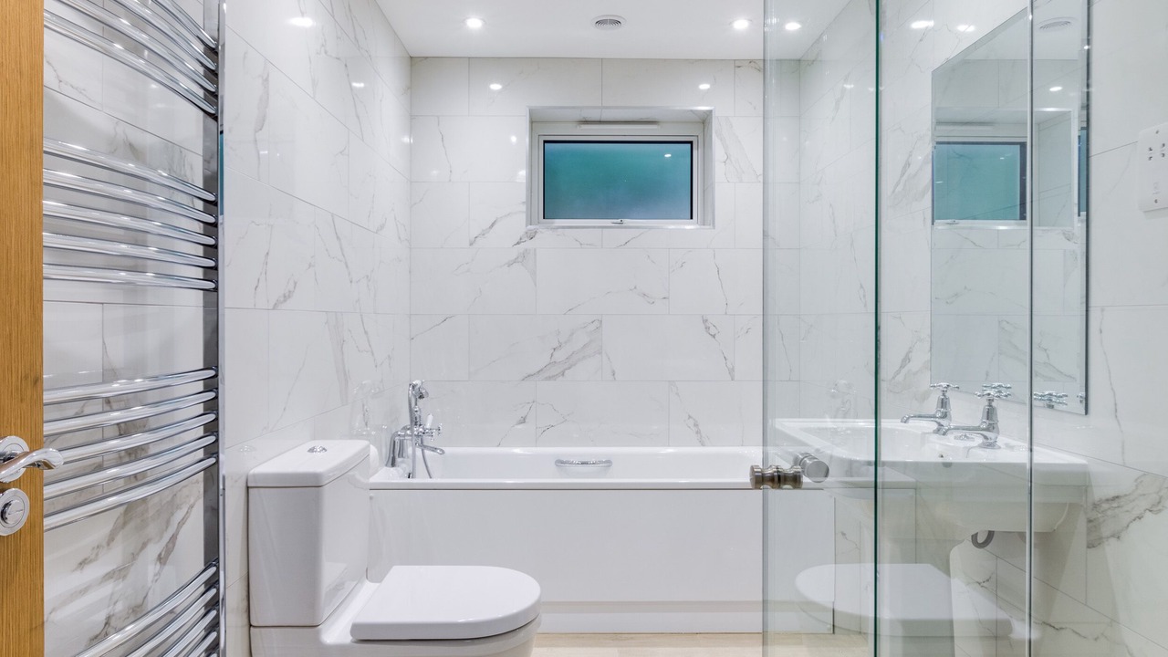 Photo of Bathroom in Rock