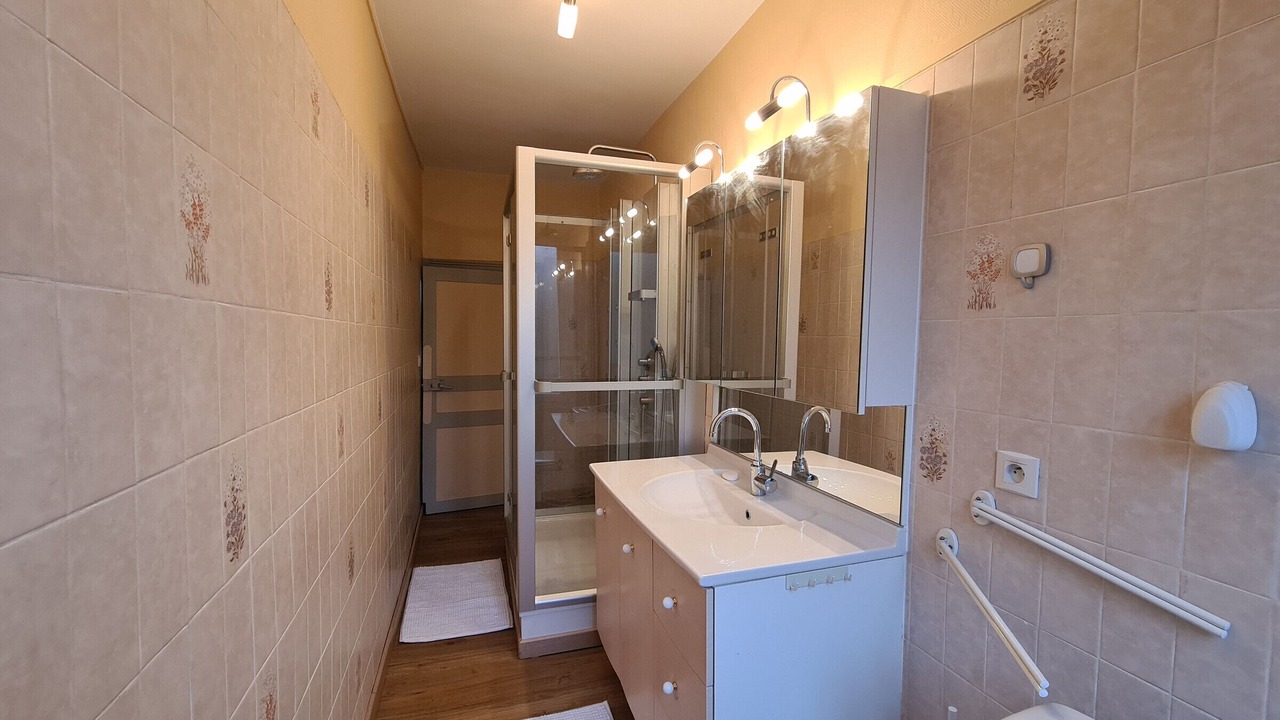 Photo of Bathroom in Scoury