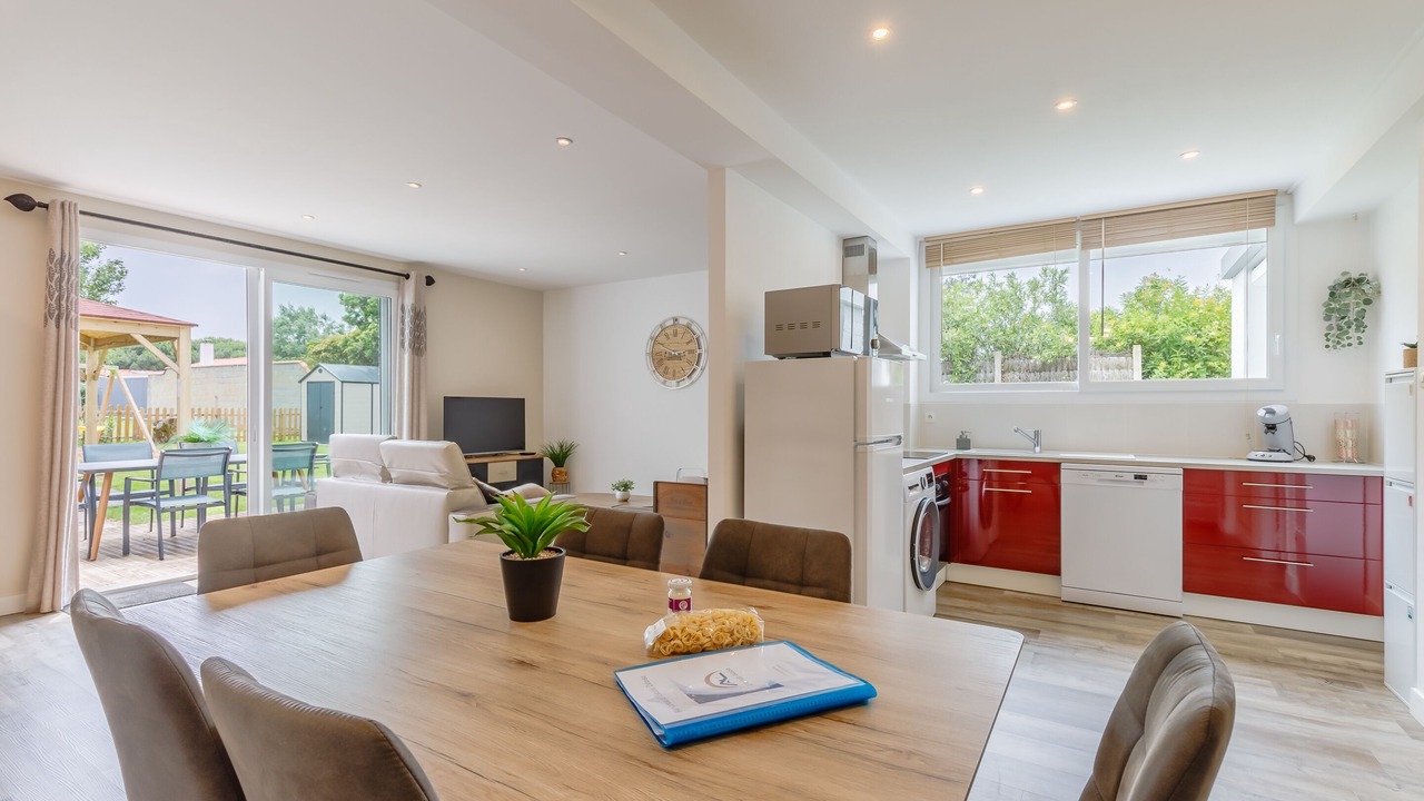 Photo of Others in LʼIle-dʼOlonne