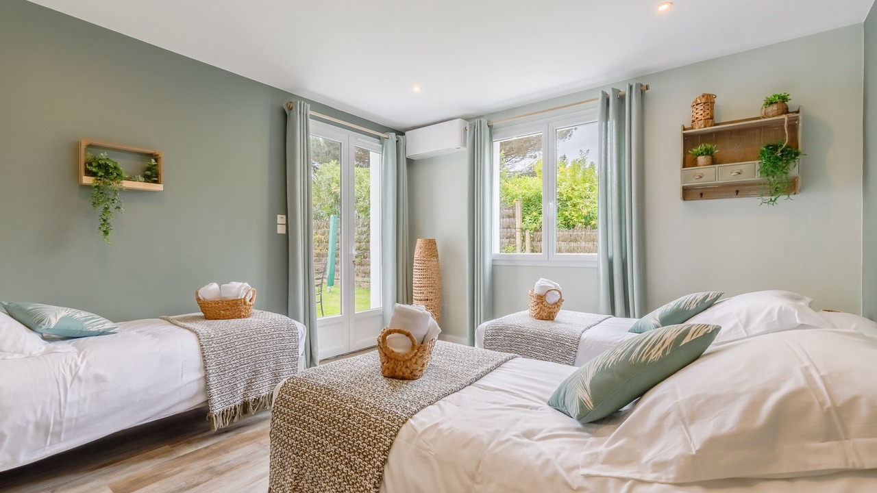 Photo of Others in LʼIle-dʼOlonne