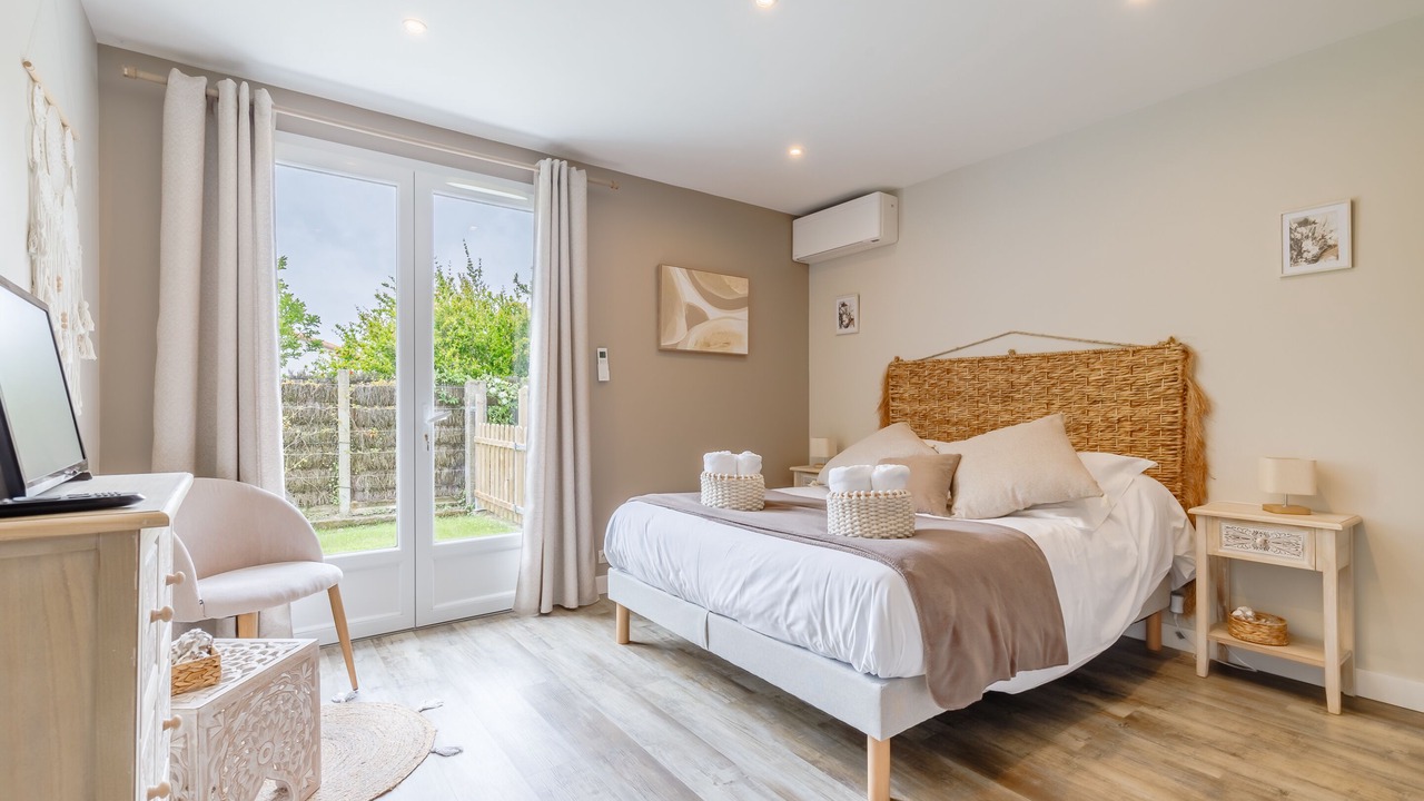 Photo of Others in LʼIle-dʼOlonne