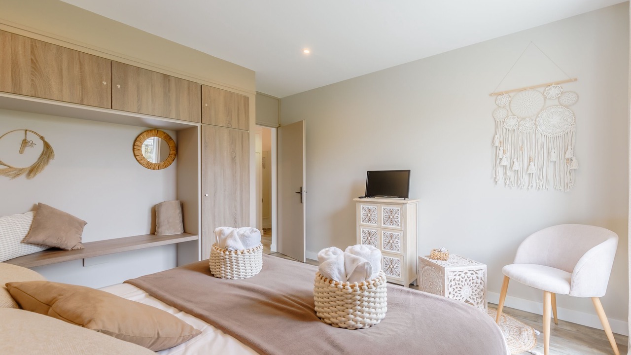 Photo of Others in LʼIle-dʼOlonne