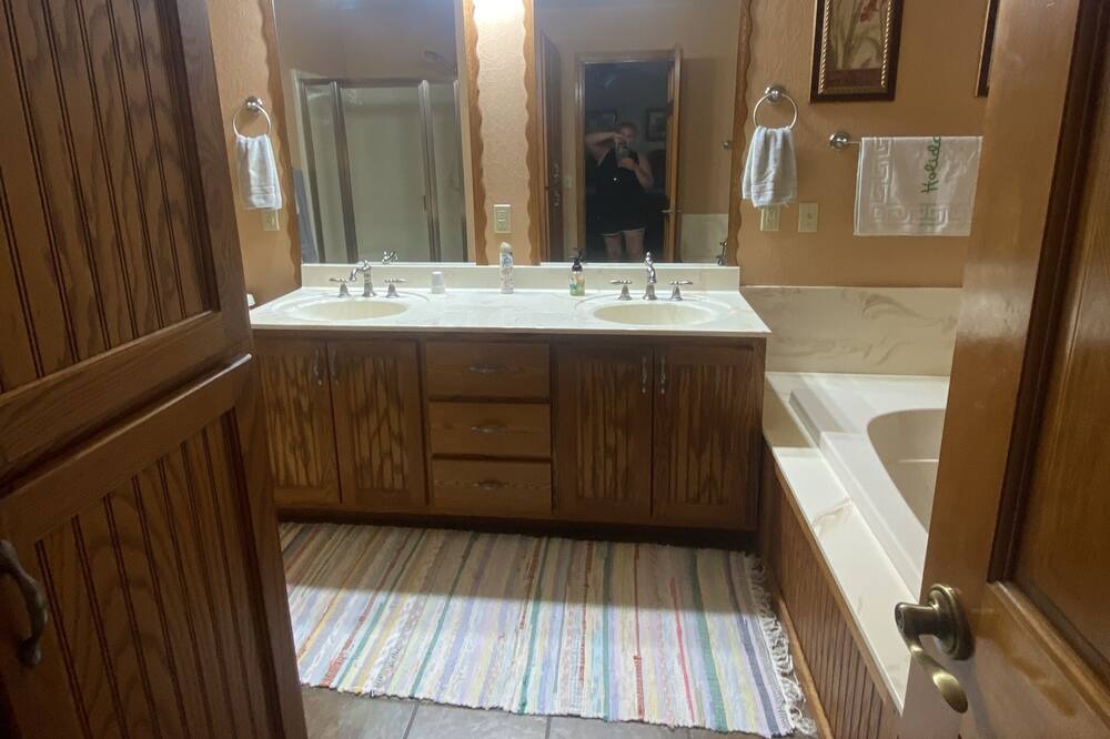 Photo of Bathroom in Horseshoe Bend