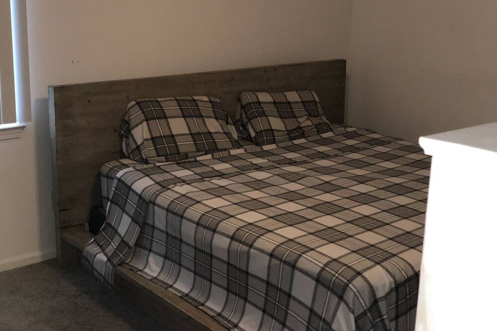 Photo of Bedroom in Warren