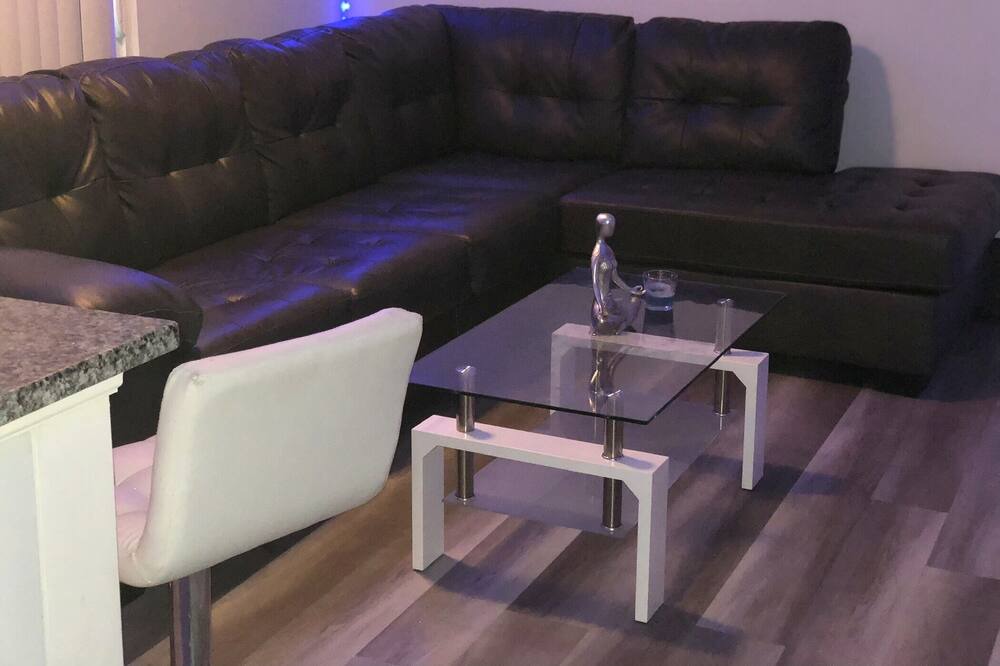 Photo of Livingroom in Warren