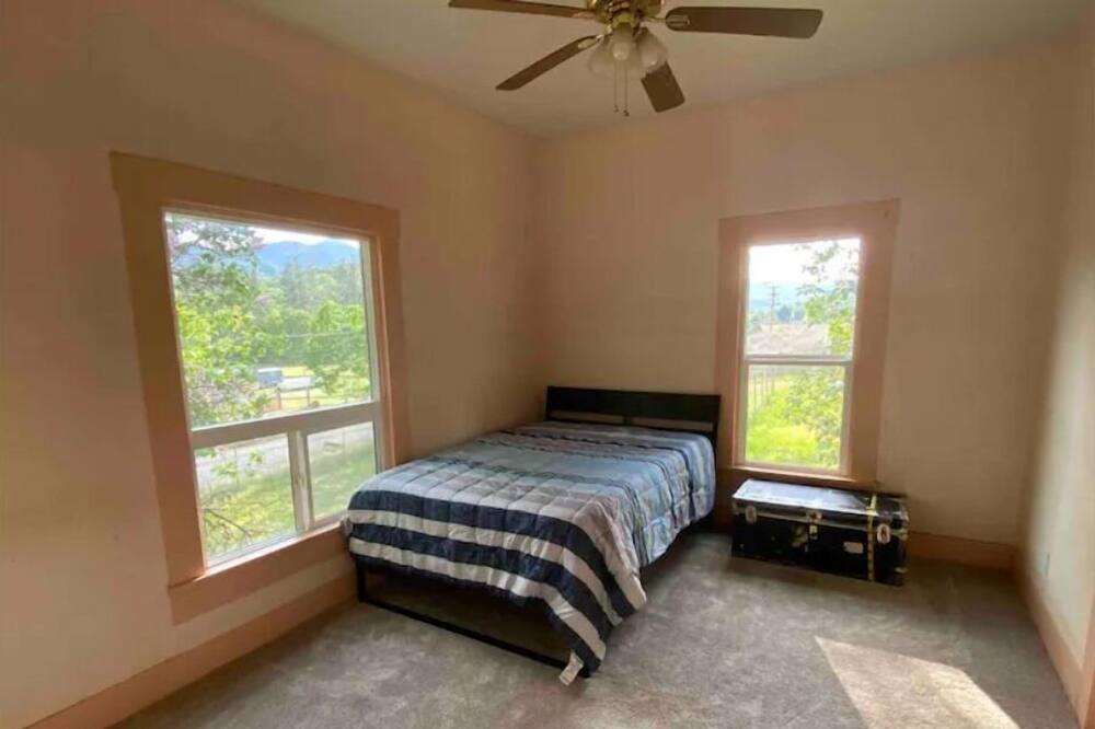 Photo of Bedroom in Central Point