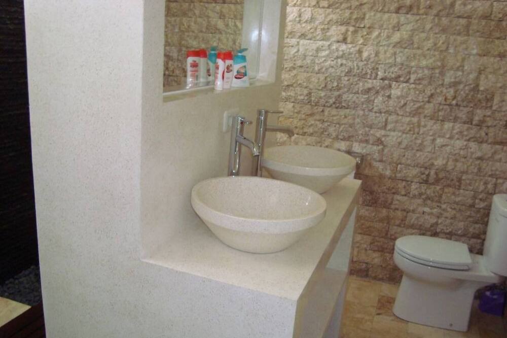 Photo of Bathroom in Senggigi