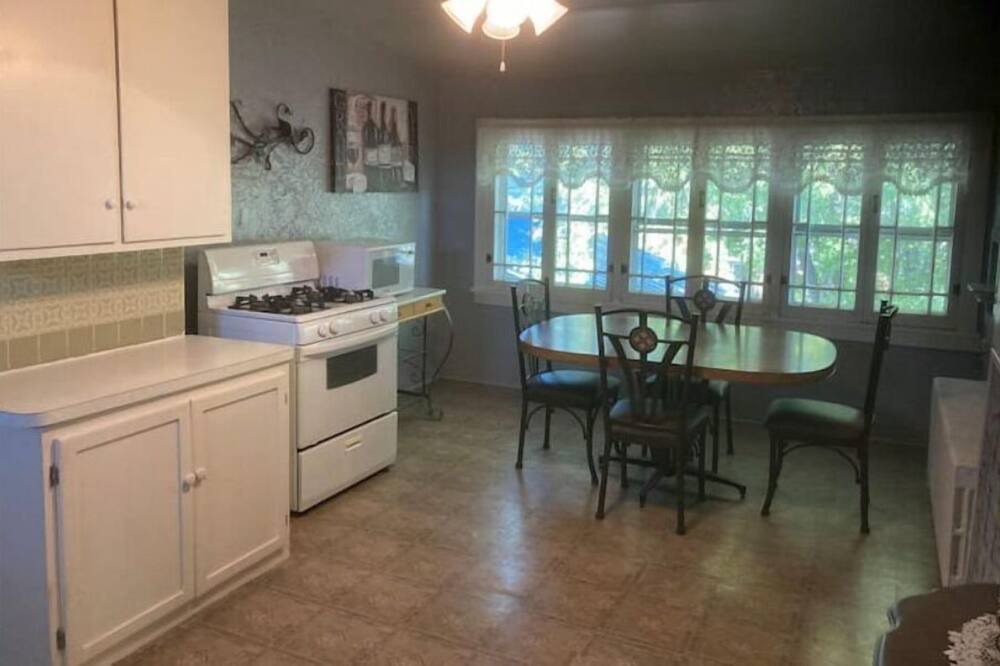 Photo of Kitchen in Guttenberg