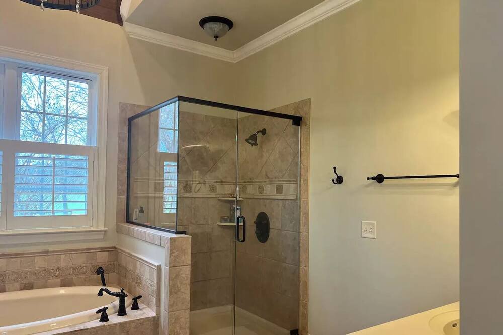 Photo of Bathroom in Thompson's Station