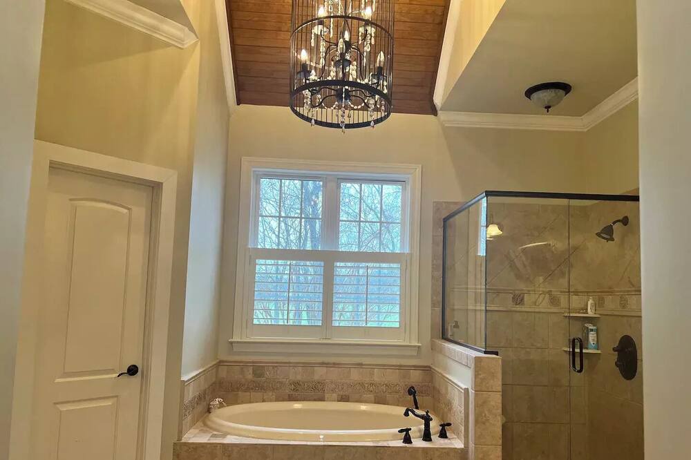 Photo of Bathroom in Thompson's Station