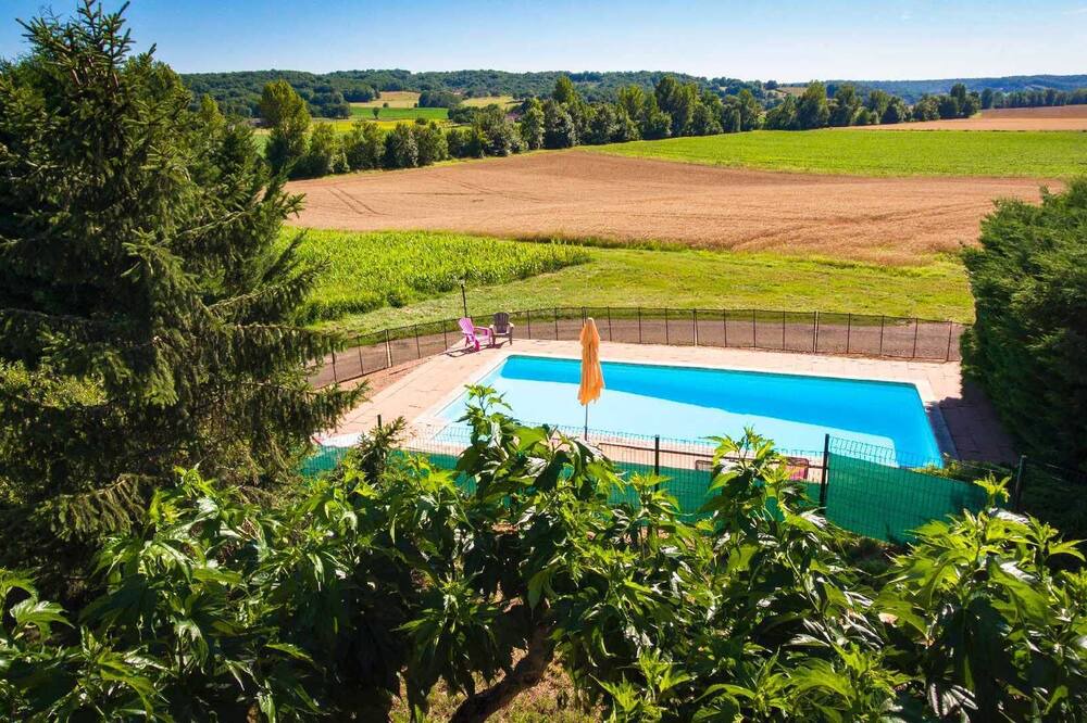 Photo of Outdoor in Castelnau-de-Montmiral