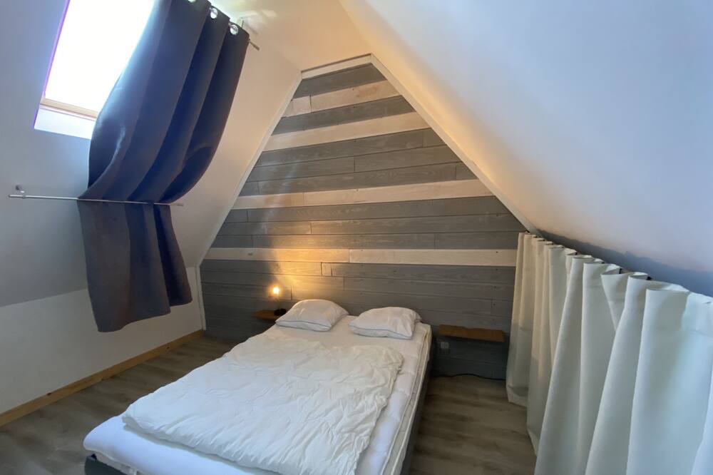 Photo of Bedroom in Lisieux
