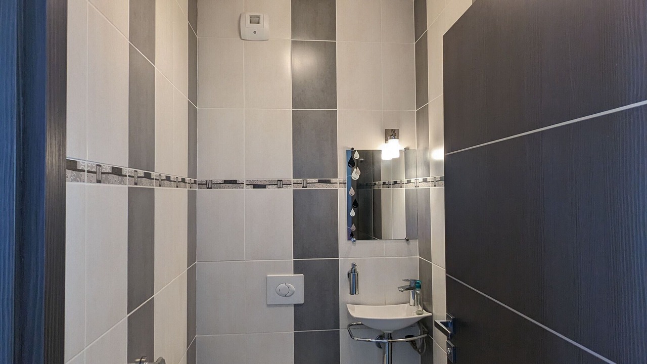 Photo of Bathroom in Longeaux
