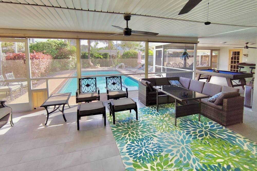 Photo of Bedroom in Dania Beach