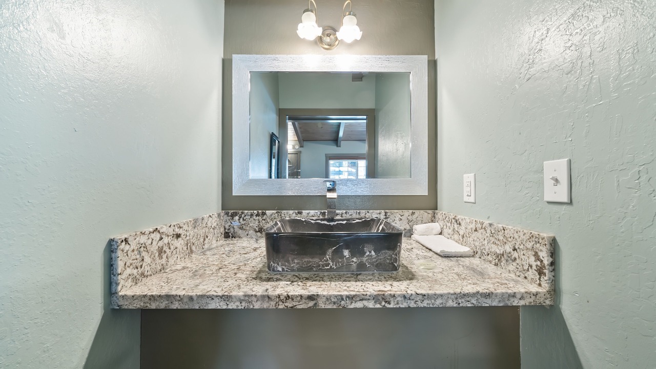 Photo of Bathroom in Lakeside Park
