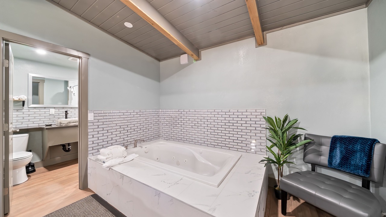 Photo of Bathroom in Lakeside Park